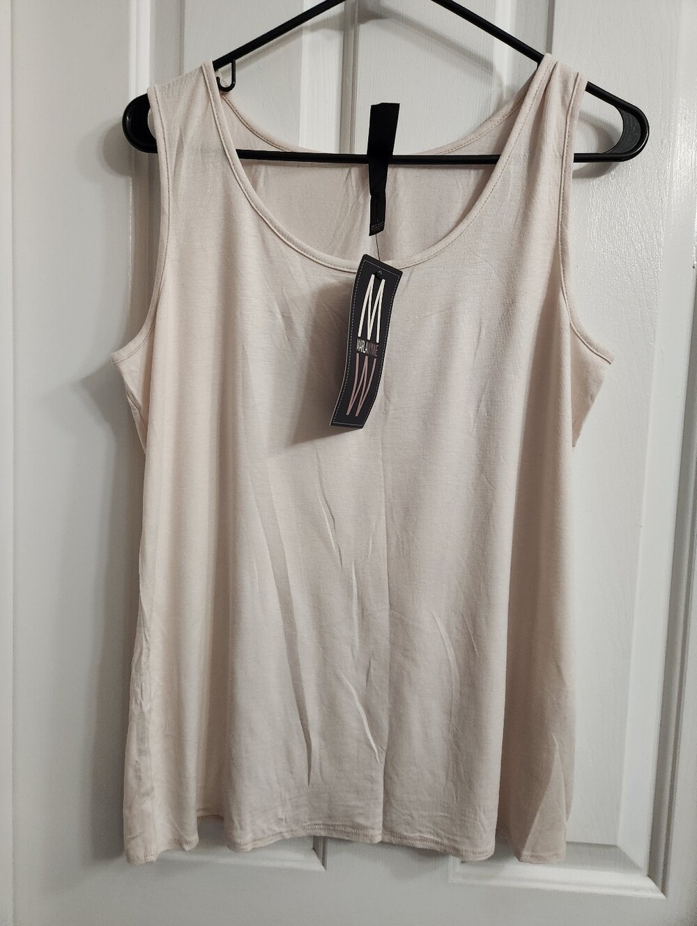 MarlaWynne Cream Scoop Neck Smooth, Smooth, lightweight fabric with a relaxedfit